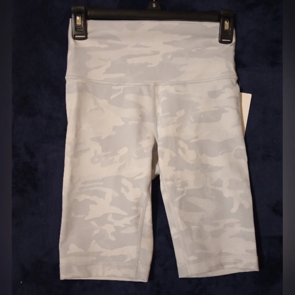 NWT Lululemon Wunder Under High Rise Shorts Womens Size 6 - Picture 3 of 7